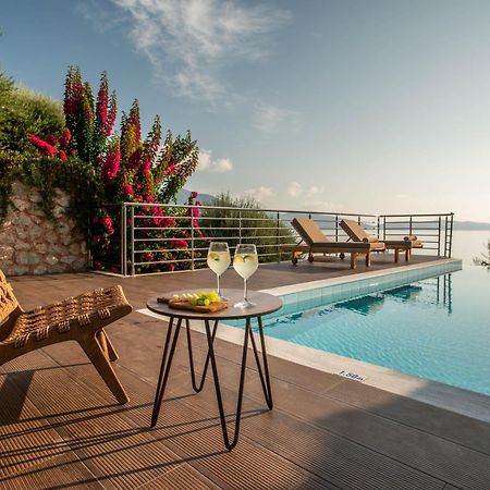 Iris Villas Lefkada - Marine Villa With Private Sea Access Sívota Eksteriør billede
