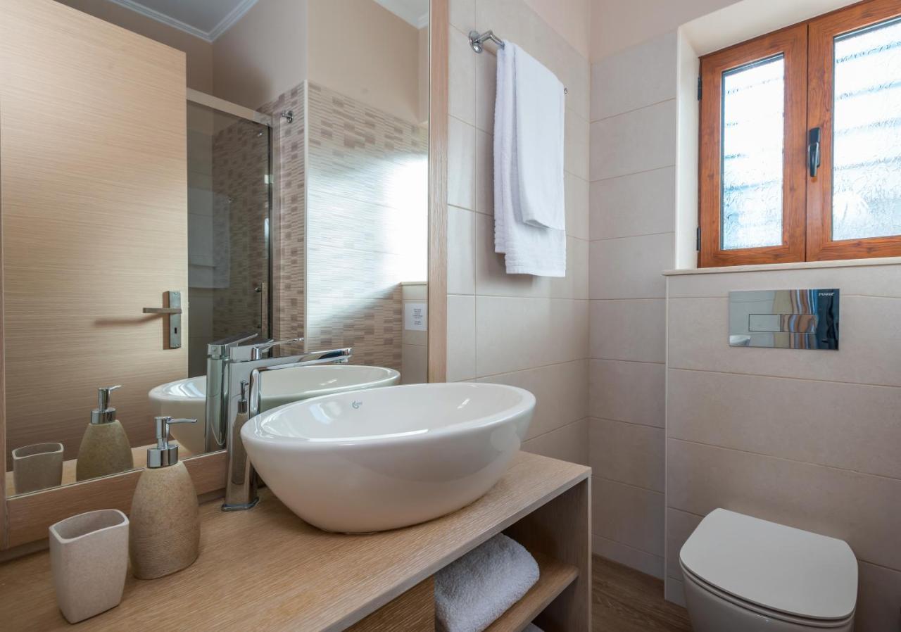 Iris Villas Lefkada - Marine Villa With Private Sea Access Sívota Eksteriør billede
